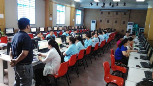 学校召开本科生和研究生离校管理信息系统培训会